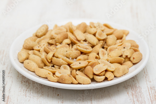 peanuts with salt and black pepper