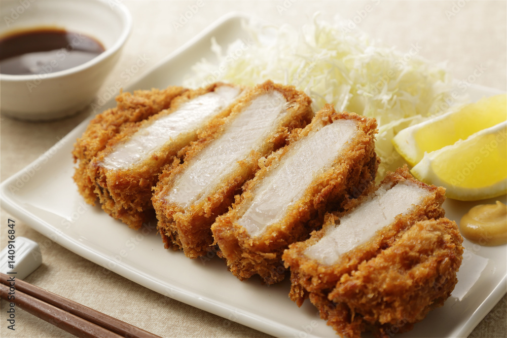 とんかつ　Japanese pork cutlet Tonkatsu