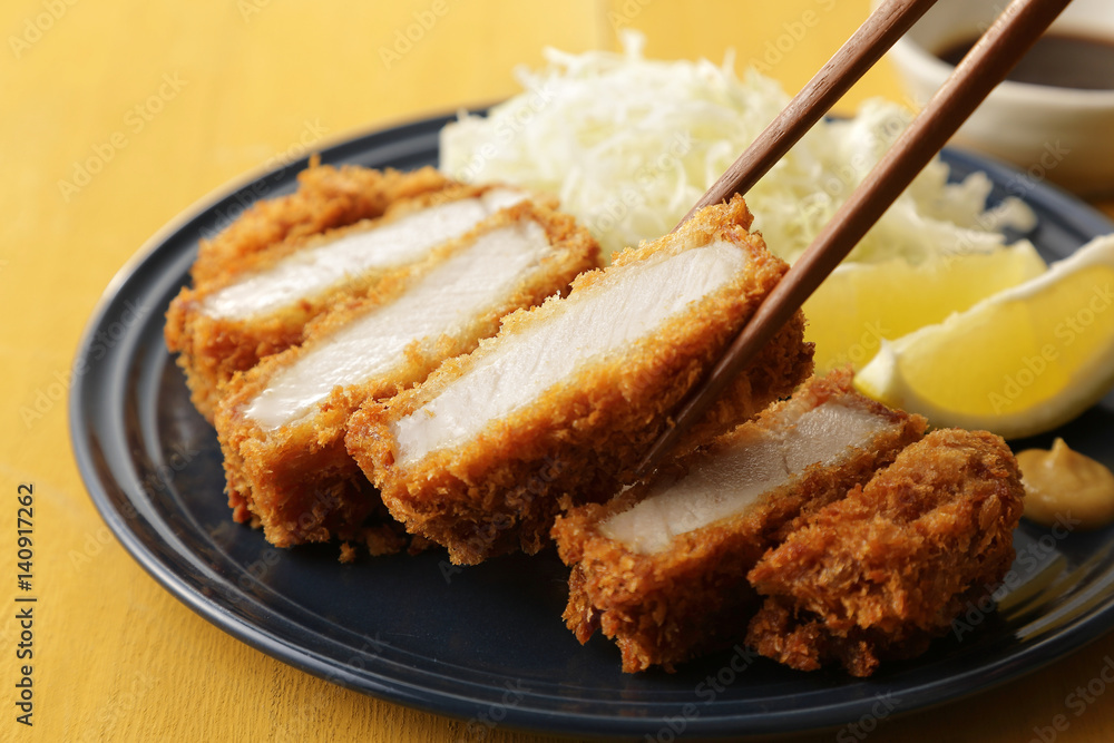 とんかつ　Japanese pork cutlet Tonkatsu