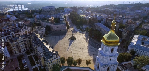 Obraz na plátně aerial view on huge square in Kiev