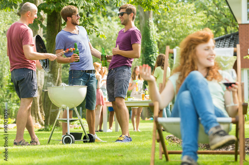 Photography Men drinking beer and grilling