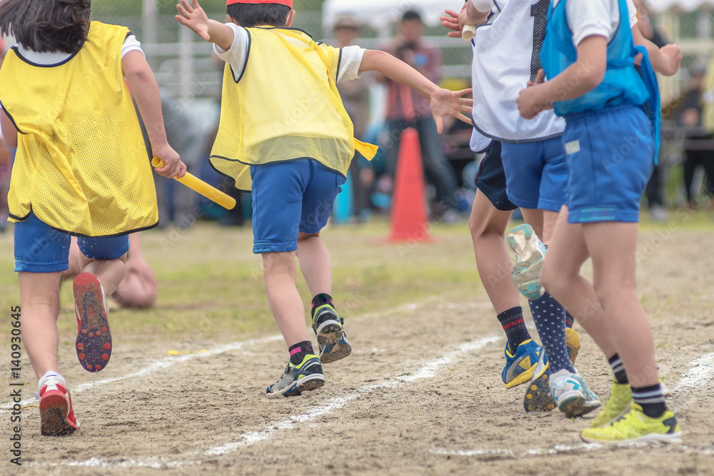 小学校の運動会風景