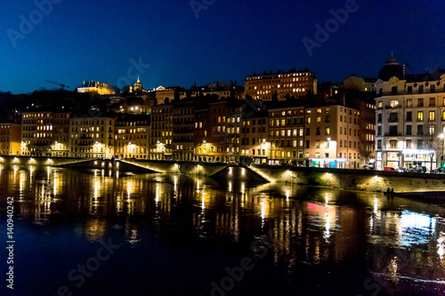 Quais de Saône à Lyon de nuit © Gerald Villena