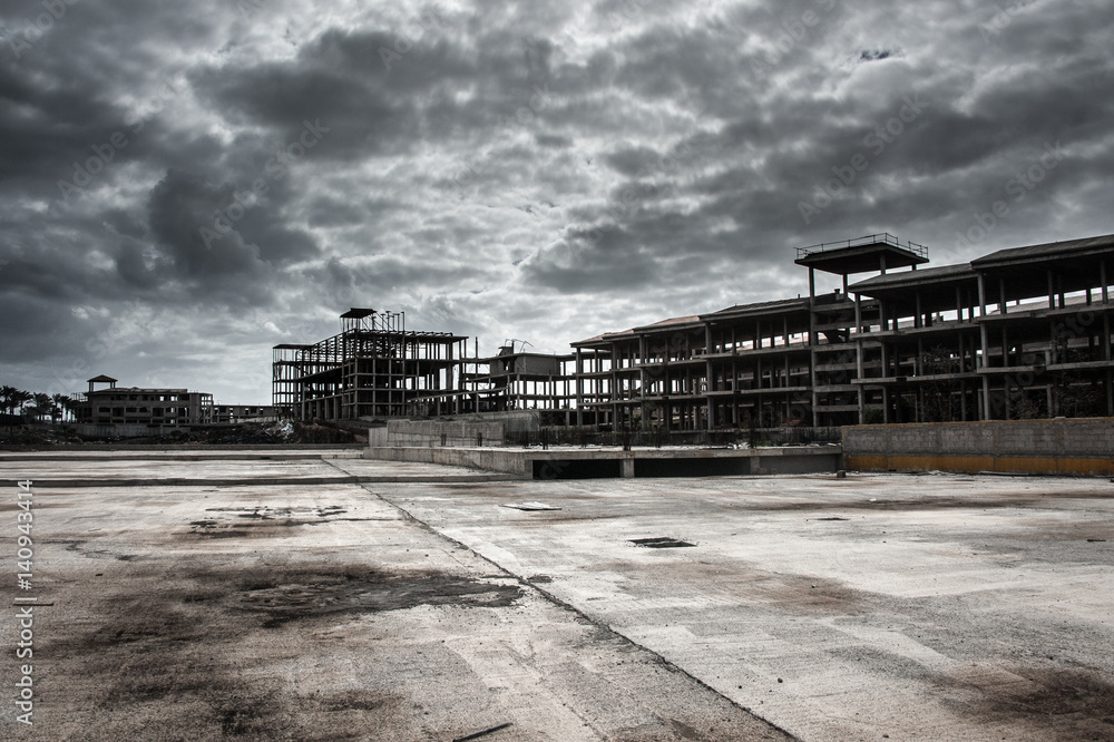Naklejka premium Abandoned construction 