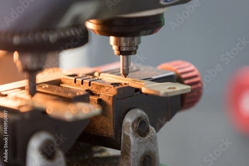 The blacksmith that duplicates keys