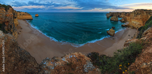 Fototapeta Naklejka Na Ścianę i Meble -  Marinha Beach, Algarve, Portugal.