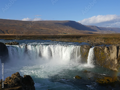 Der Wasserfall Godafoss im Norden von Island