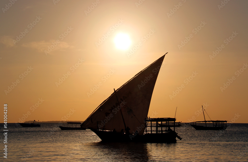 Fototapeta premium sailboat at sunset