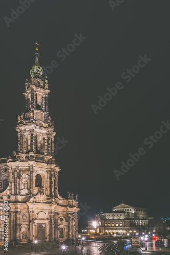 Dresdner Hofkirche und Semperoper bei Nacht, Sachsen in Deutschland © kentauros