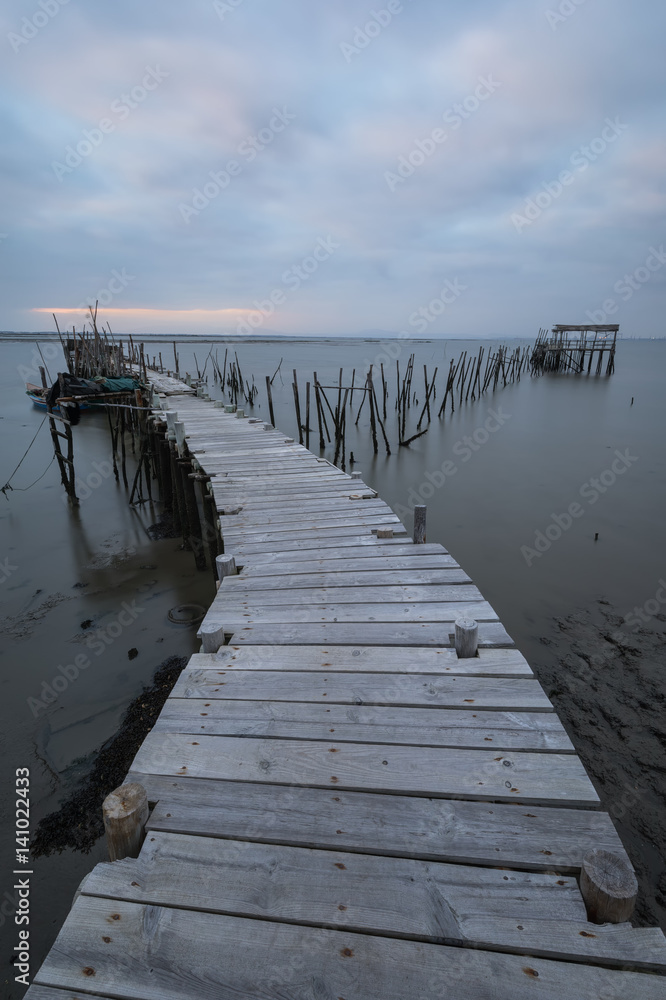 Naklejka premium Two ways - Portugal, Algarve, Carrasqueira