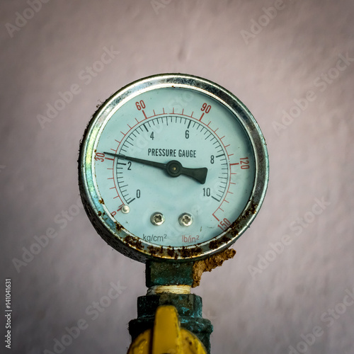 Water pressure gage