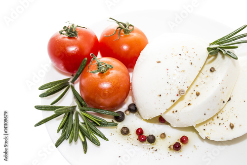 Fotografía Mozzarella with tomato