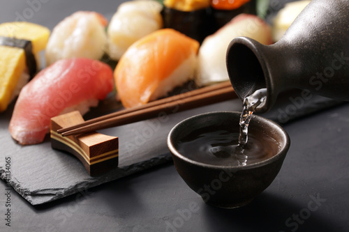 日本酒と寿司　Japanese Sake and Sushi photo