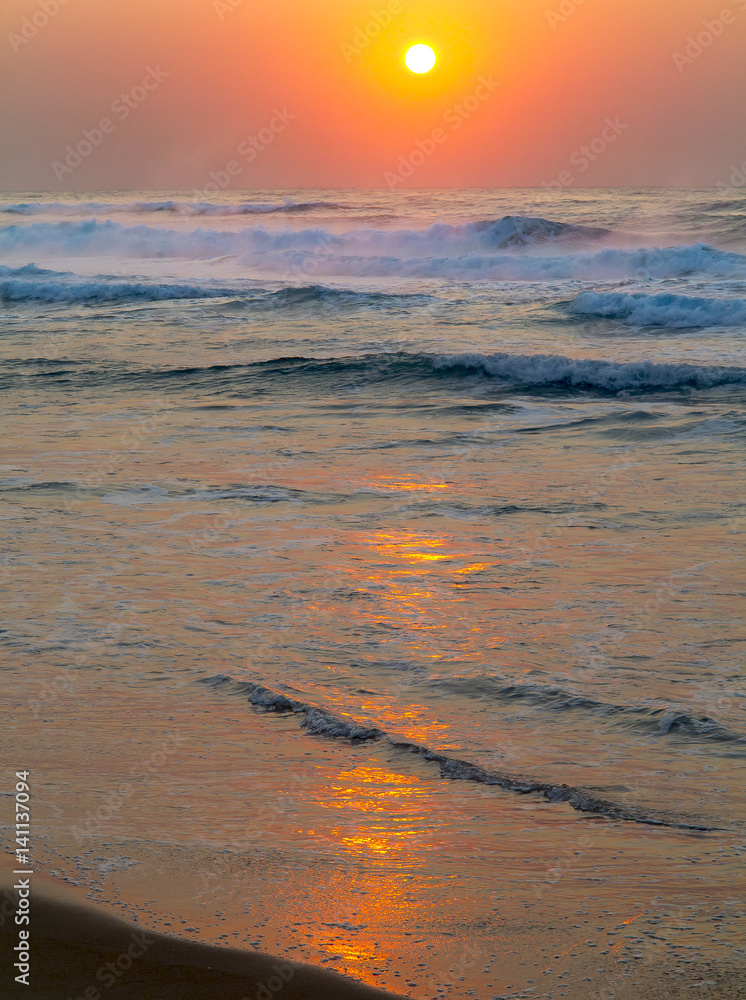 Obraz premium Sunrise at Baggies Beach, Warner Beach, Durban, South Africa