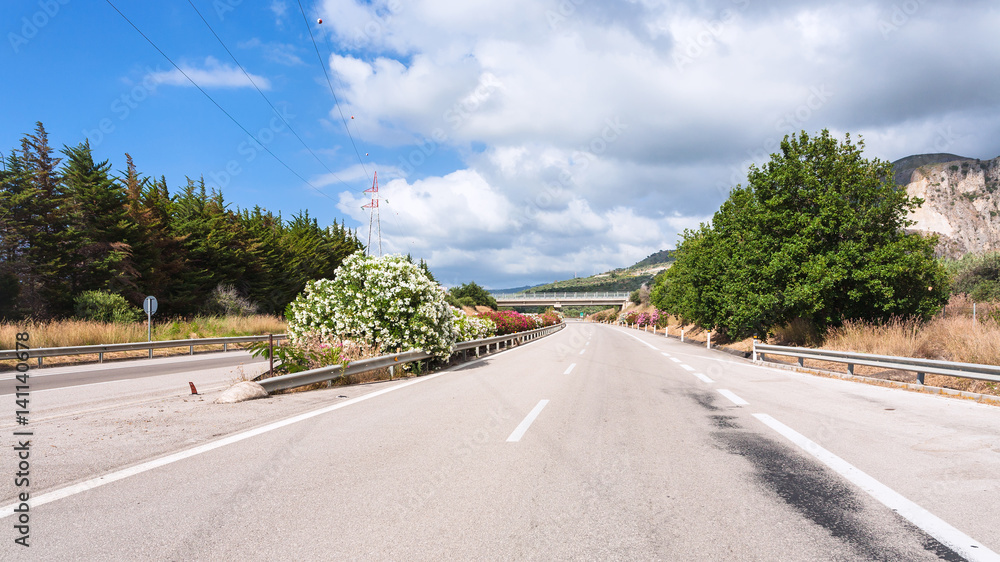 Fototapeta premium main highway in Sicily in summer day