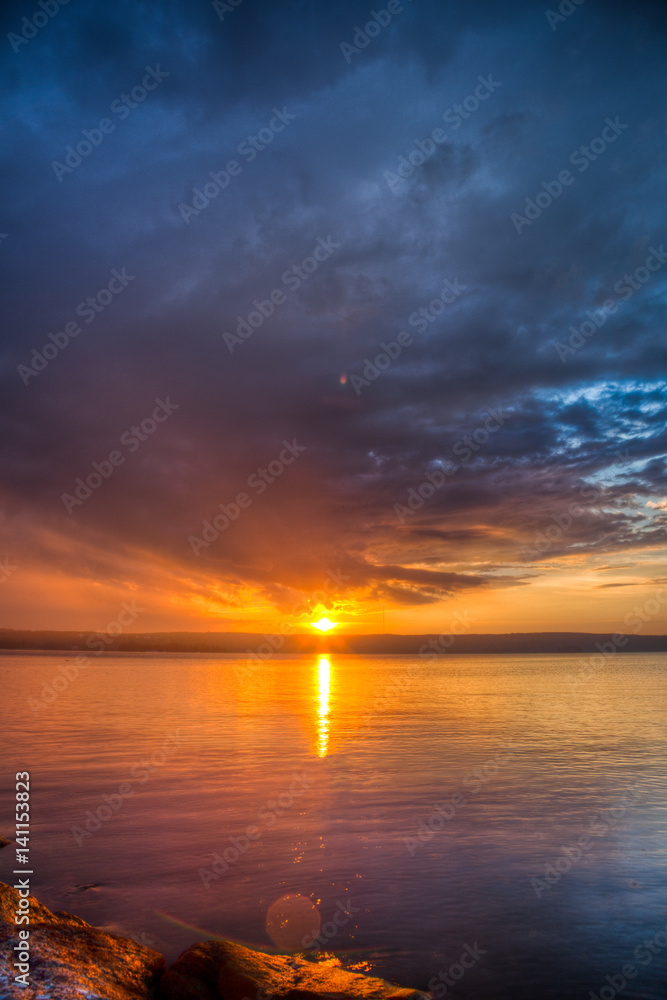 Obraz premium Sundown over an lake