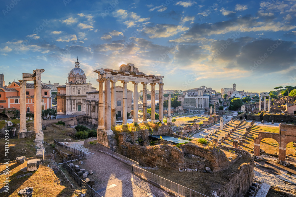 Naklejka premium Forum Romanum, gdy wschód słońca, Rzym, Włochy