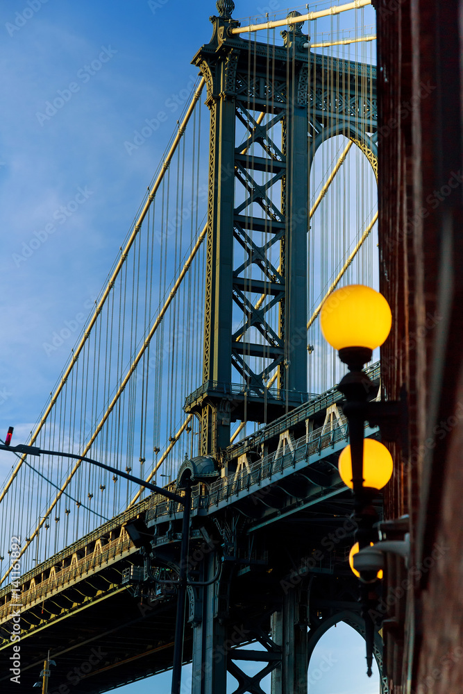 Fototapeta premium Manhattan bridge the blue shade, New York