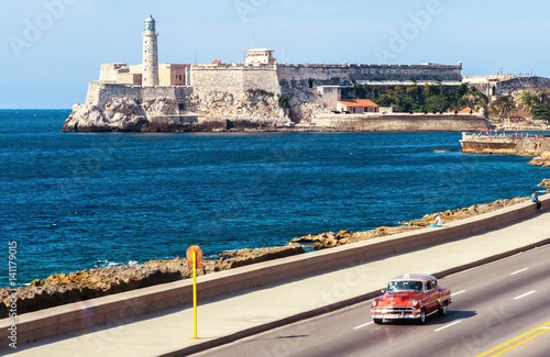Blick vom Malecón auf das Castillo de los Tres Reyes del Morro in Havanna - La Habana Vieja in Kuba