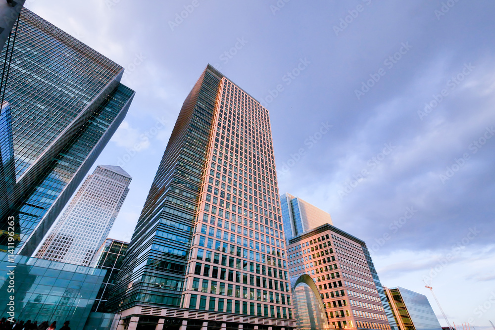 London office building skyscraper, working & meeting London office building skyscraper, working & meeting