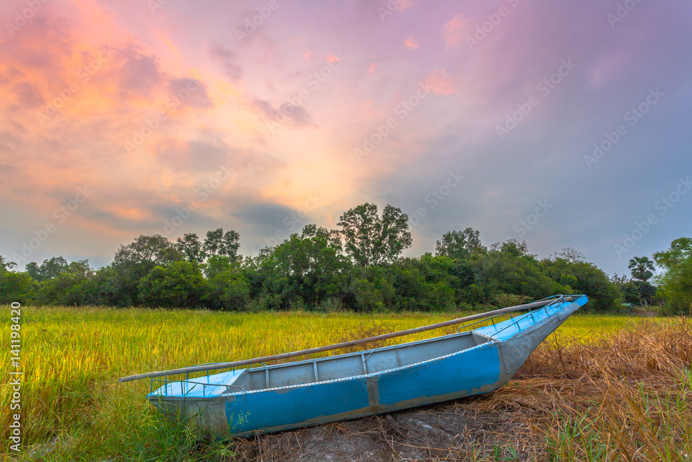 Obraz premium sunshine on a little boat