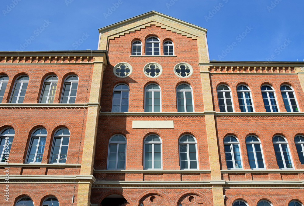 Schulgebäude Schulgebäude