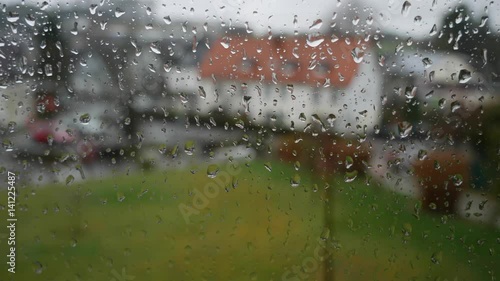 Regen an Fensterscheibe