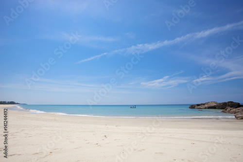 Fototapeta Naklejka Na Ścianę i Meble -  Beautiful sand and sea, tropical beach in phang nga thailand