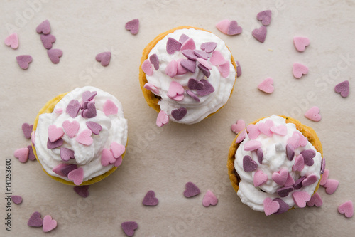 mini tart with pink hearts