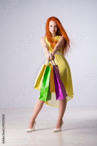 Wallpaper Mural woman with shopping bags Torontodigital.ca