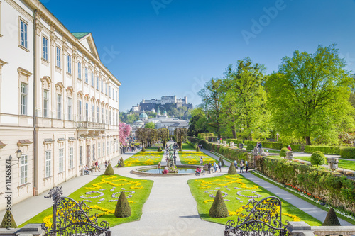 Obraz na płótnie Mirabell Gardens with Hohensalzburg Fortress in Salzburg, Austria w salonie