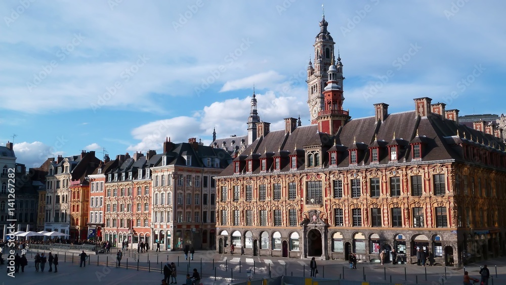 Lille, grand'place au soleil couchant (France)