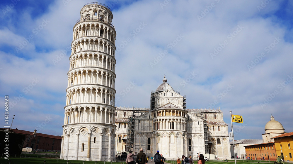Pisa Cathedral (Duomo di Pisa) with the Leaning Tower of Pisa on Piazza dei Miracoli in Pisa, Tuscany, Italy