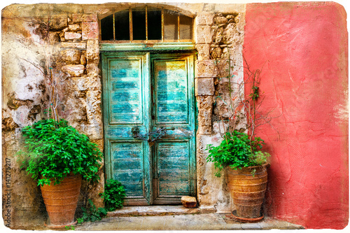 kolorowa-stara-uliczka-na-greckiej-wyspie