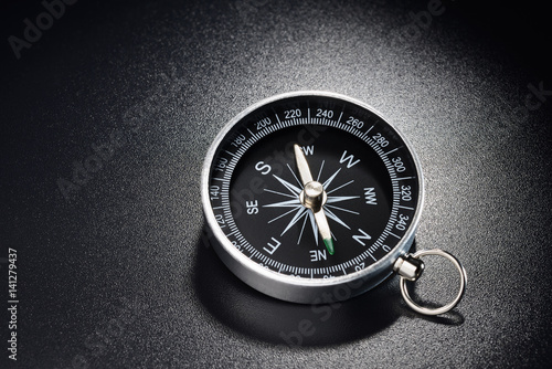 Obraz na płótnie Metal compass