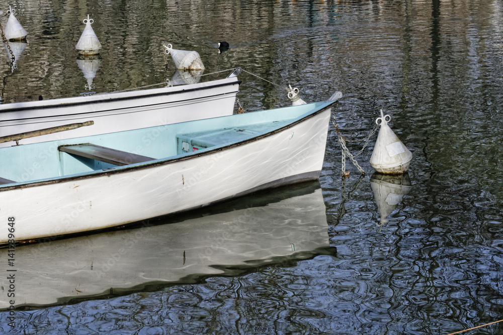 Barques au mouillage