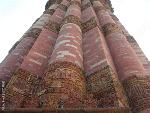 The Qutb Minar monument site details in New Delhi, India © 3000ad