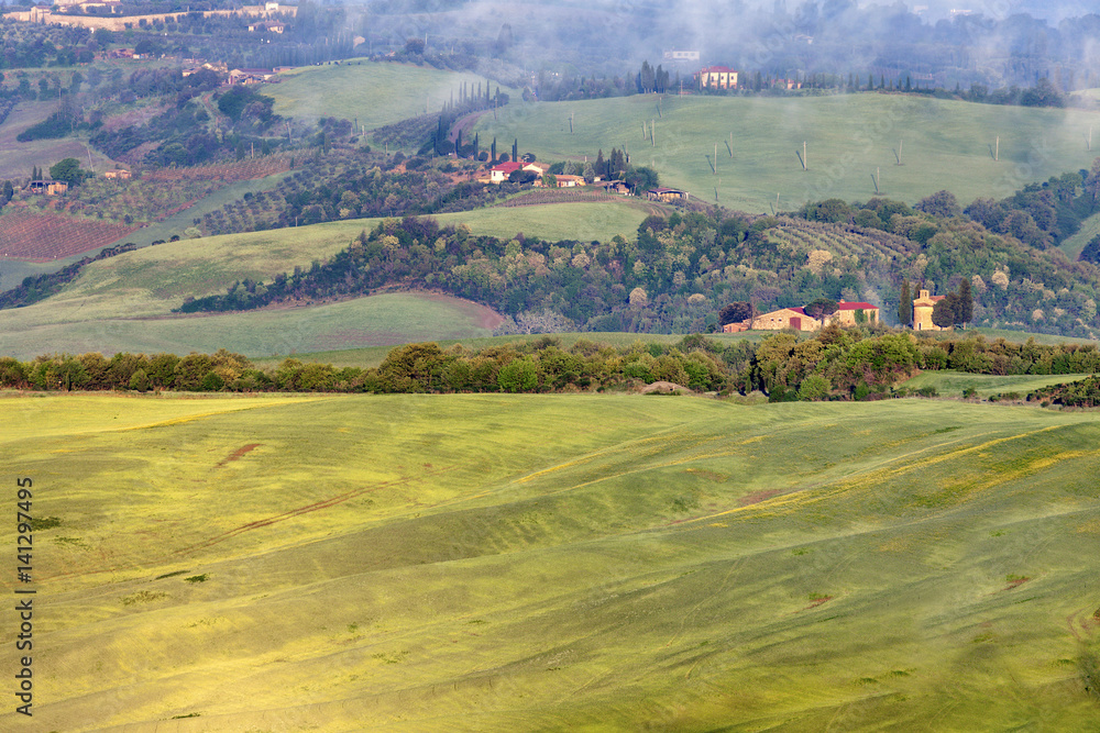 Obraz premium Tuscany landscape seen springtime