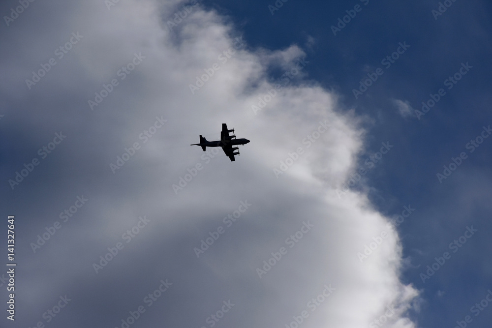 青空と飛行機と雲 青空と飛行機と雲