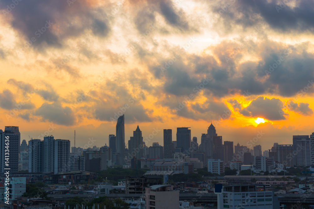 Obraz premium Sunrise scence of Bangkok skyline Panorama