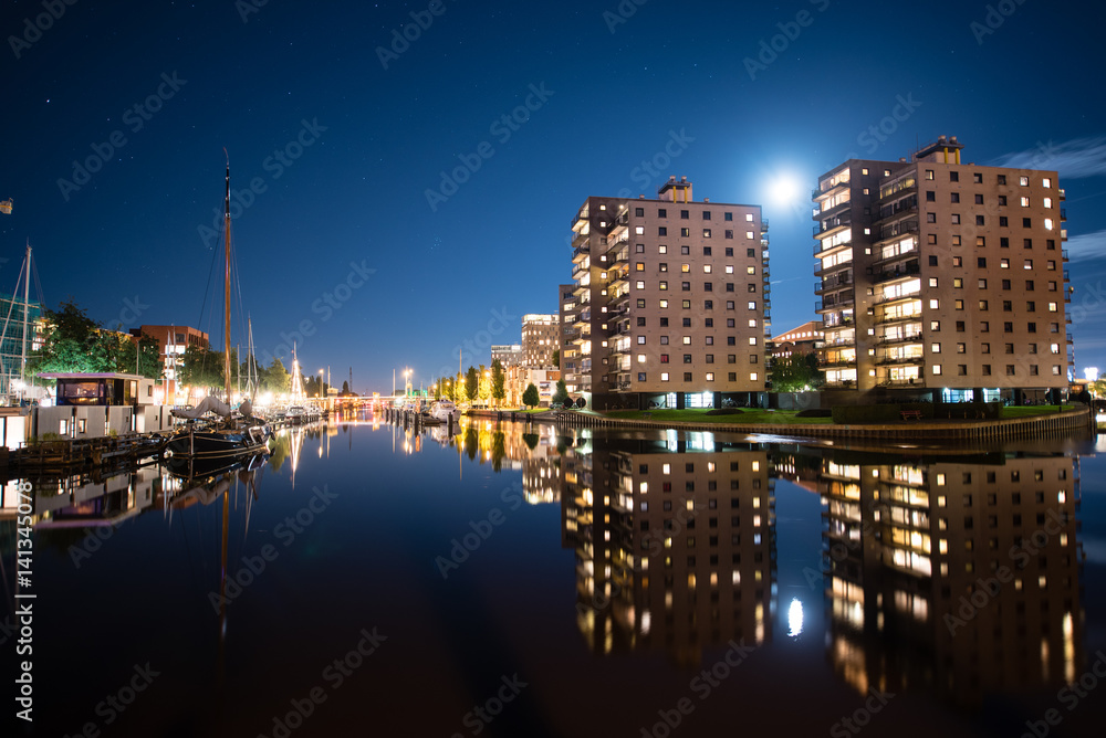 Oosterhaven by night