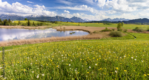 Panorama Landschaft in Bayern im Allg  u