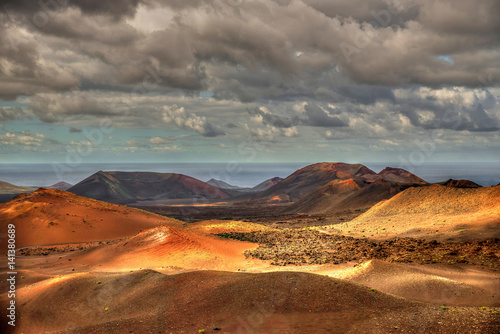 Canarie - Lanzarote -Parco Nazionale di Timanfaya paesaggio desertico di sabbia vulcanica photo