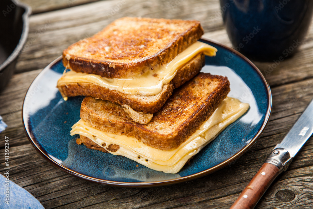 Grilled cheese sandwich Stock-Foto | Adobe Stock Grilled cheese sandwich Stock-Foto | Adobe Stock