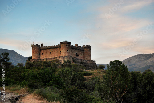 Castillo y vistas Naturales © josemad