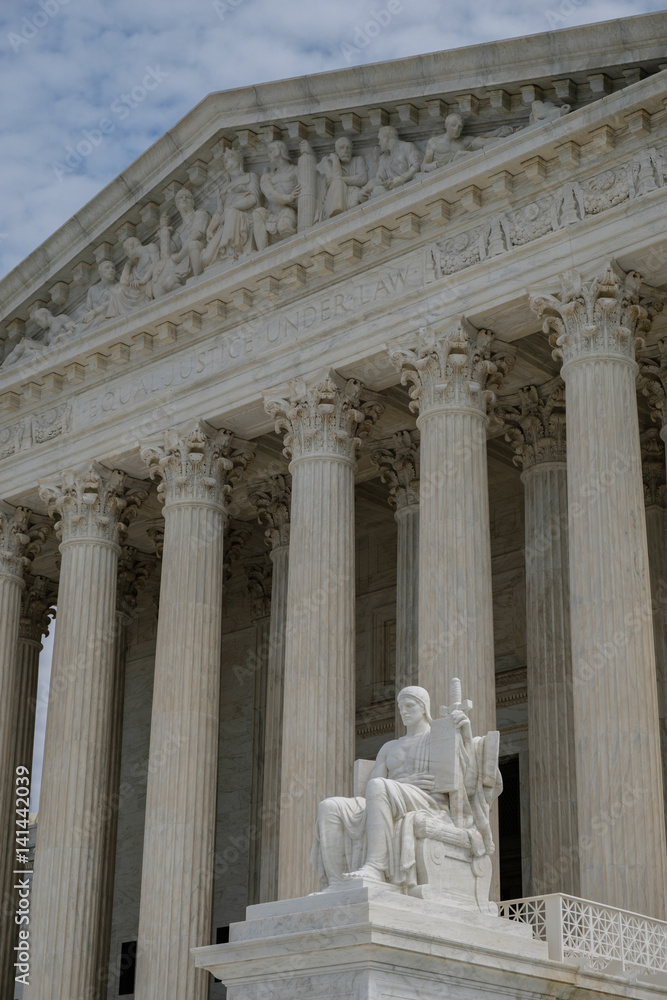 Fototapeta premium U.S. Supreme Court - closeup with blue sky