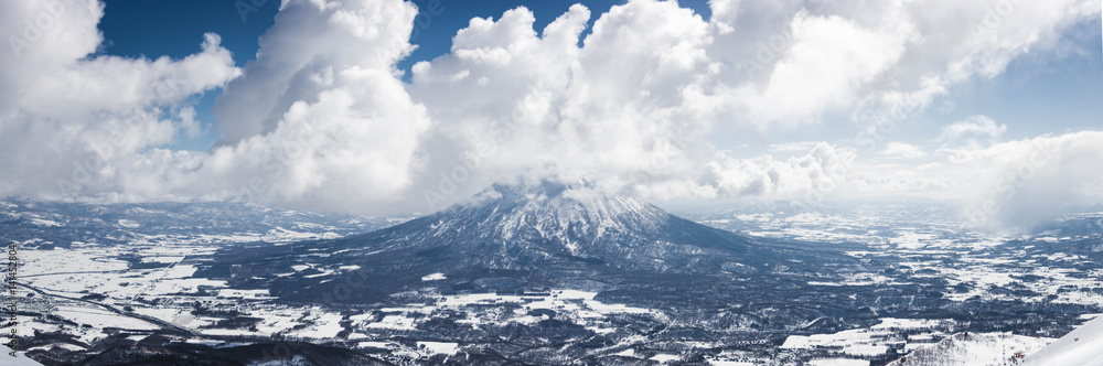 Fototapeta premium Mt. Yotei pano