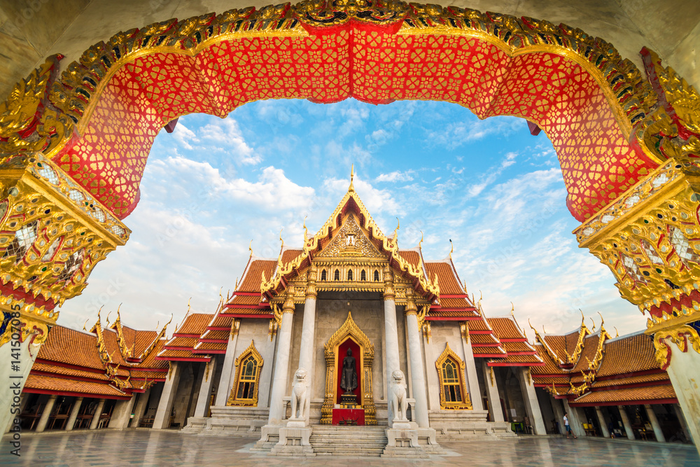 Fototapeta premium The marble buddha temple Wat Benchamabopit Dusitvanaram sunset