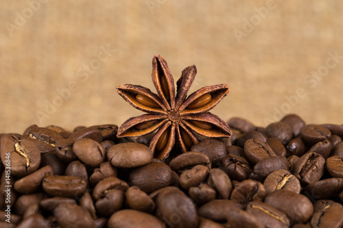 Grains of coffee aroma and invigorating drink
