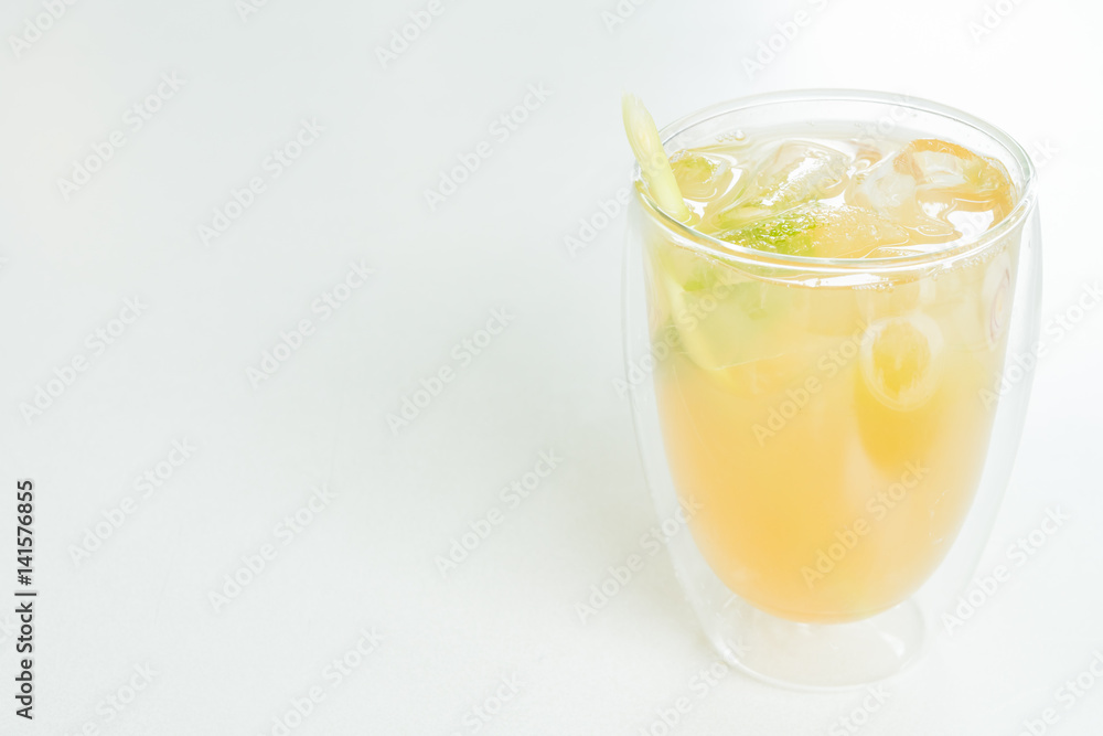 Iced lemon glass Iced lemon glass